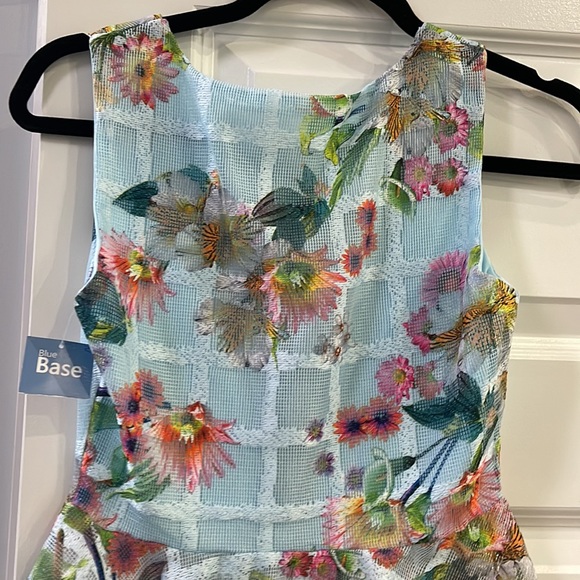 Womens top - Picture 3 of 4